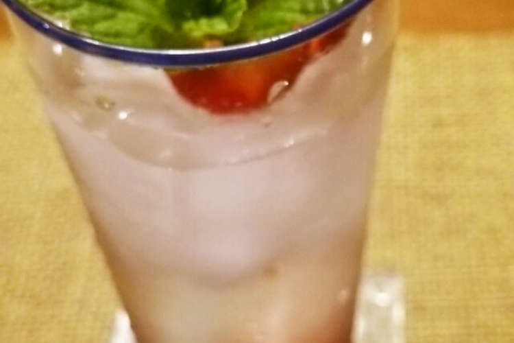苺シロップで 苺ソーダ水 レシピ 作り方 By たぬぴぃ クックパッド 簡単おいしいみんなのレシピが366万品