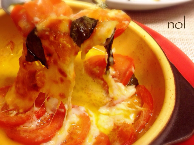 トマトとモッツァレラのオーブン焼きの画像