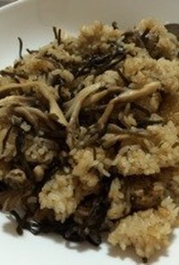 塩昆布と舞茸の炊き込みご飯