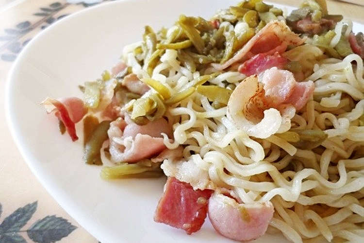 インスタントラーメンで ベーコンの焼き麺 レシピ 作り方 By えびりん クックパッド 簡単おいしいみんなのレシピが352万品