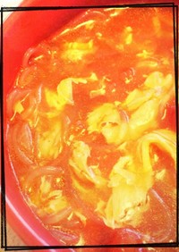 簡単トマトと卵の春雨入り中華スープ。