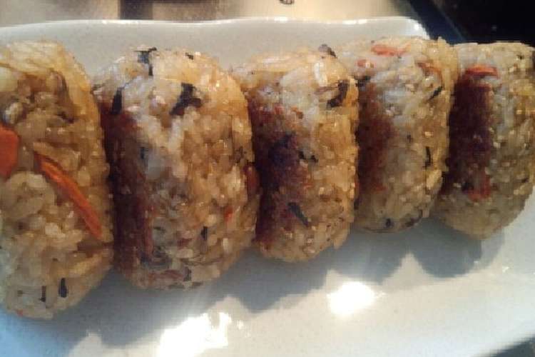 残った炊き込みご飯で焼おにぎり レシピ 作り方 By ぽんすけ クックパッド 簡単おいしいみんなのレシピが360万品