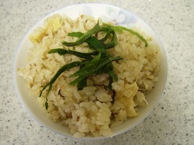 カルシウムたっぷり鮭の中骨ごはん