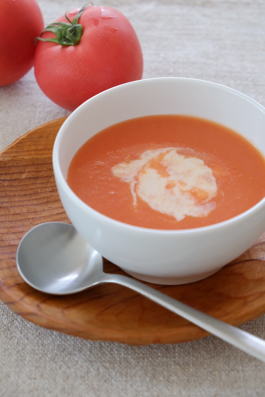 材料2つ　冷たいトマトスープの画像