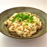 オリーブオイル納豆豆腐そばの写真