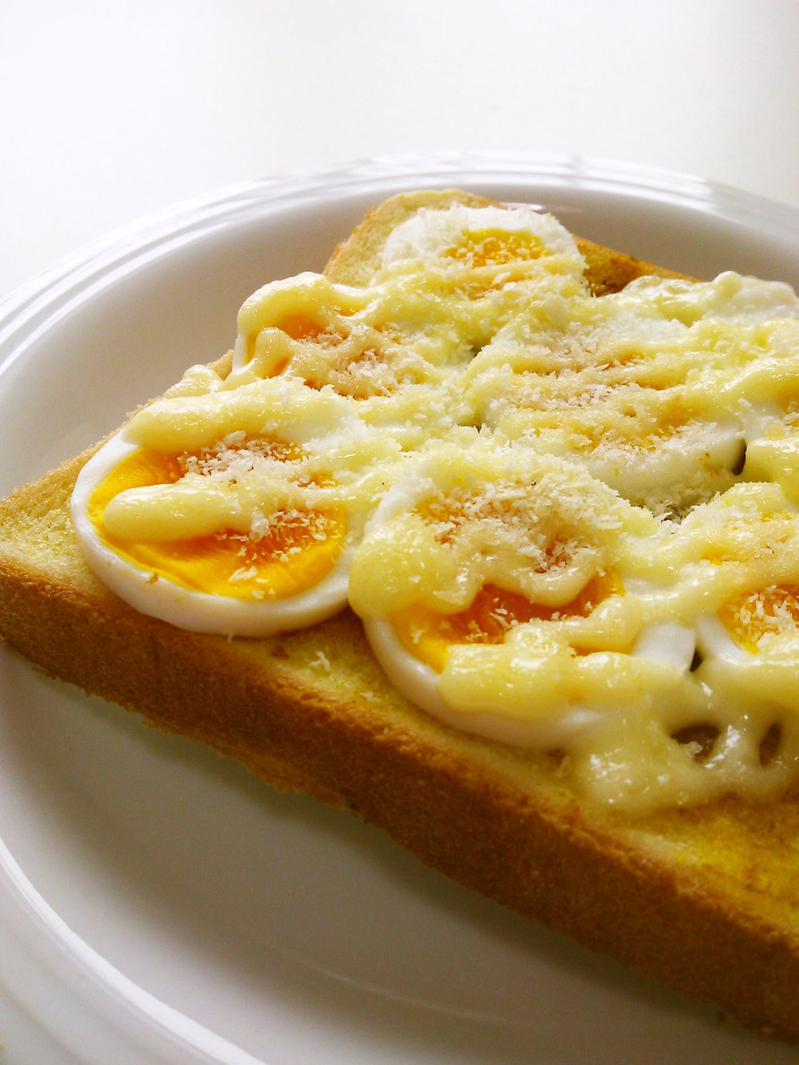 サク！カレーマヨのゆで卵トーストの画像