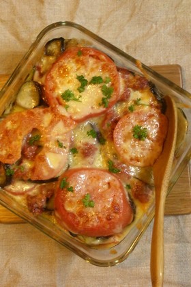 母の味!なすとトマトのコンビーフグラタン