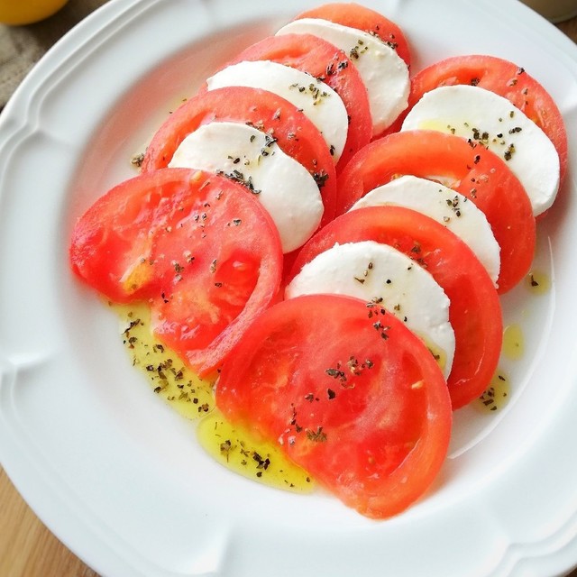 簡単 トマトとモッツァレラのカプレーゼ レシピ 作り方 By まこりんとペン子 クックパッド 簡単おいしいみんなのレシピが360万品