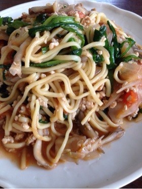こってりさっぱりトマトの大蒜醬油焼きそば