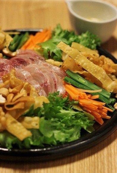 中華風お刺身サラダの写真