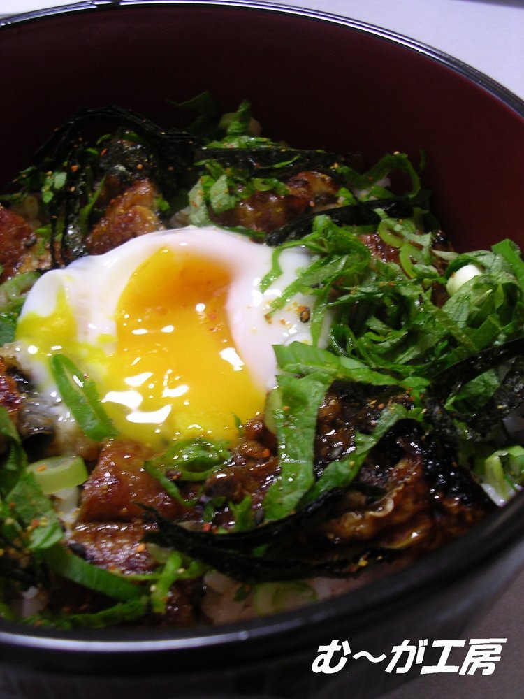 鰻玉丼。の画像