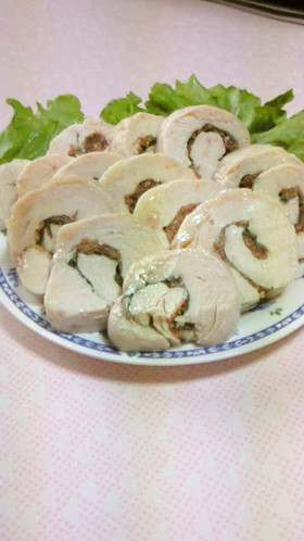 レンジでヘルシー♪胸肉の大葉梅肉ロール♪