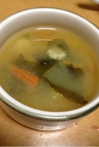 うち豆とわかめの味噌スープ