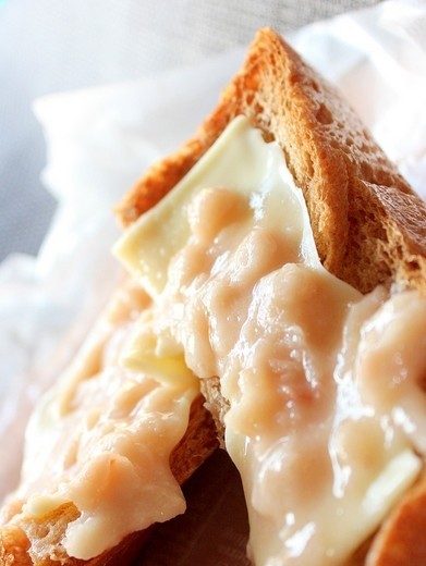 簡単！白餡とチーズのスイーツトーストの画像