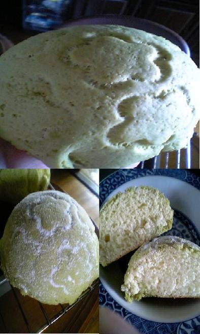 薄力粉パンの菓子パン抹茶メロンパンの写真
