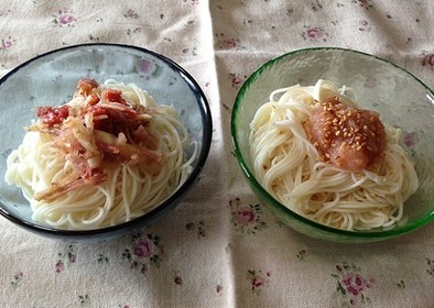 簡単涼麺☆明太子と梅おかかの変り素麺二種の写真