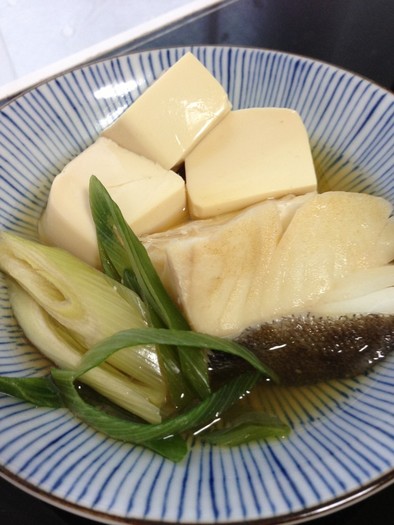 鱈とお豆腐の煮物の写真