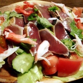 カツオのタタキサラダ