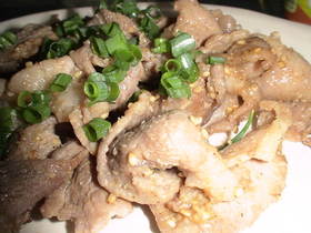 豚肉のごま炒め