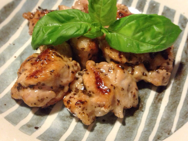 鶏肉のレモンバジル焼き レシピ 作り方 By わしのさん クックパッド 簡単おいしいみんなのレシピが359万品