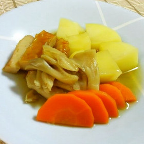 じゃがいもと舞茸・さつま揚げの煮物♪