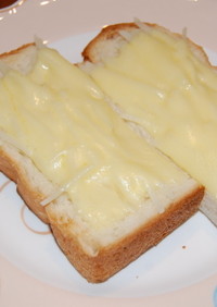 じゃがいもとチーズのトースト