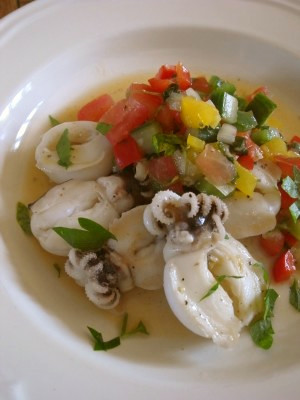 小イカのソテー夏野菜のサルサ添えの画像