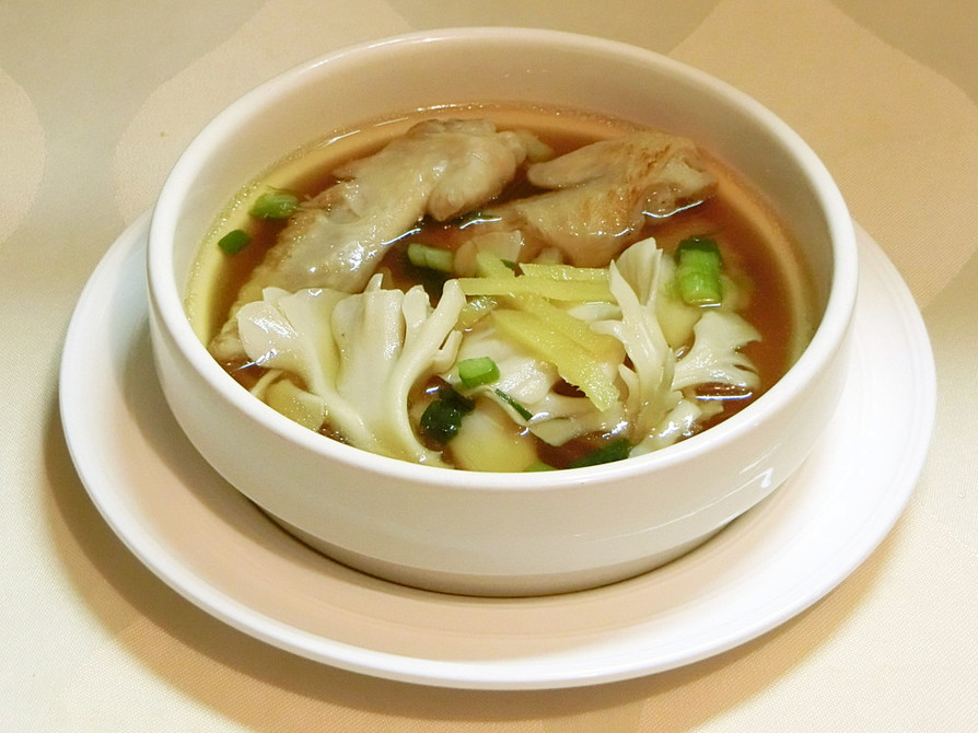 手羽先と舞茸の美味しいスープの画像