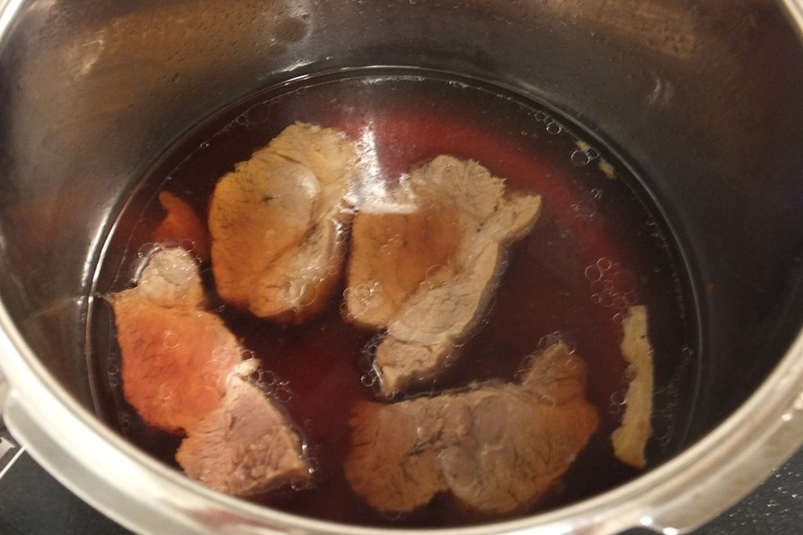 圧力鍋で蒸してから作る煮豚の画像