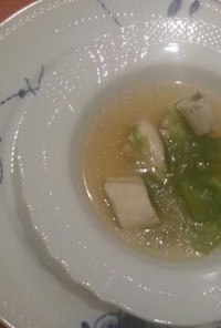 白身魚とレタスの中華風スープ