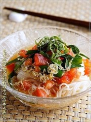 じゃこニラトマトだれのぶっかけそうめんの写真