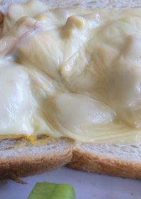 卵チーズトースト