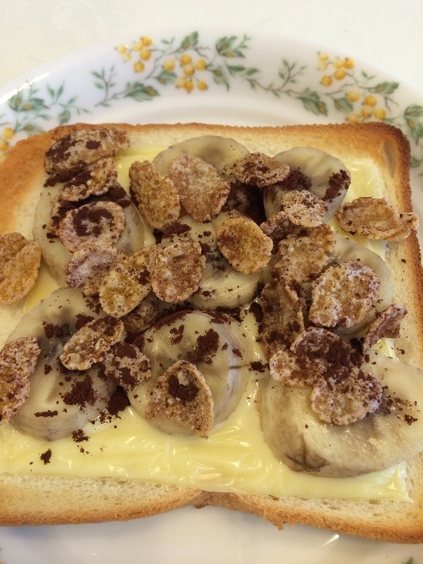 バナナチーズトースト☆チョコフレークのせの画像