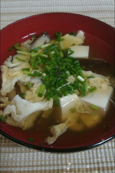 椎茸と豆腐と卵のお吸い物☆の写真