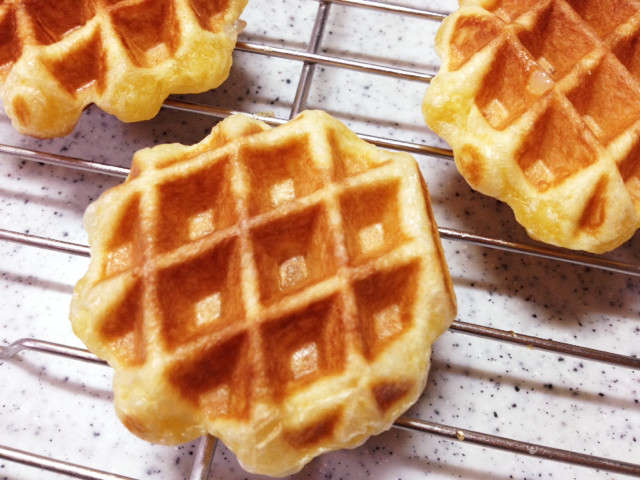 トップレート ベルギーワッフル レシピ マネケン 食べ物の写真 トップレート ベルギーワッフル レシピ マネケン 食べ物の写真