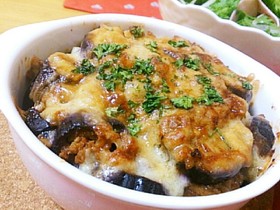 旨うま~♪とろけるナス&ひき肉チーズ焼き