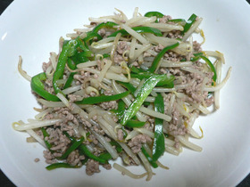 豚挽肉と野菜のオイスターソース炒め