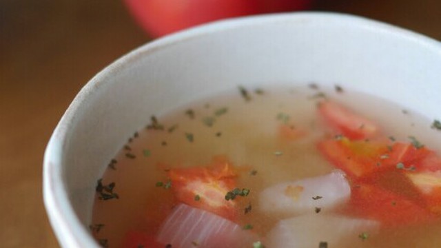 簡単 トマトと玉ねぎのコンソメスープ レシピ 作り方 By ｏｇｕｏｇｕ クックパッド 簡単おいしいみんなのレシピが360万品
