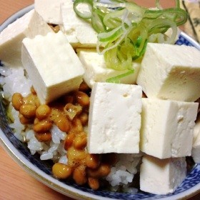 ズボラ飯☆夏バテに納豆腐丼！夜食にもの画像