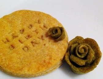 簡単かわいい　クッキーのバラの画像