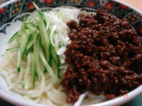 ジャージャー麺