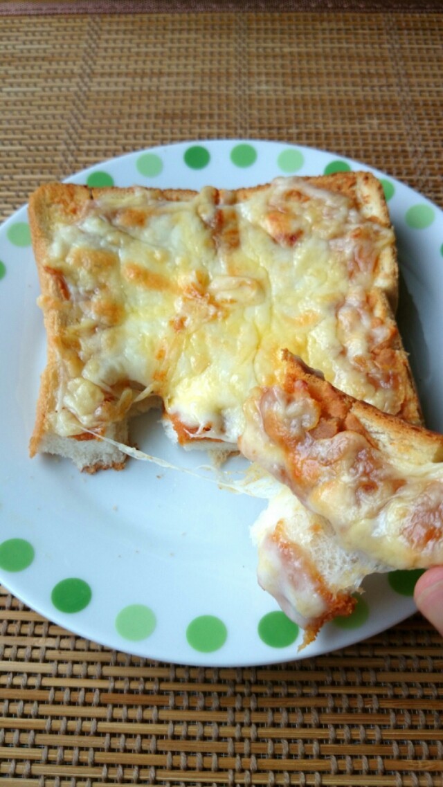 朝食おやつに☆チーズ蜂蜜きなこトースト★の画像