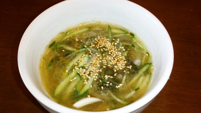 きゅうりとタマネギの冷たい韓国風スープの画像