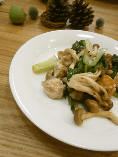 栄養満点！鶏ささみと青梗菜の中華炒めの写真