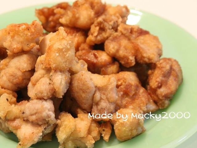ウチの２種類の鶏の唐揚げ 白 黒 レシピ 作り方 By Missmacky00 クックパッド