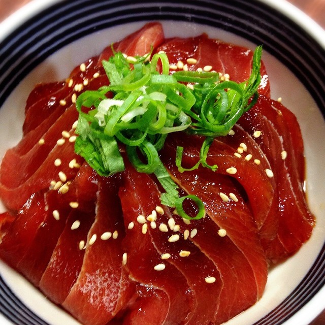 隠れとろろのまぐろ漬け丼 レシピ 作り方 By うらころり クックパッド 簡単おいしいみんなのレシピが361万品