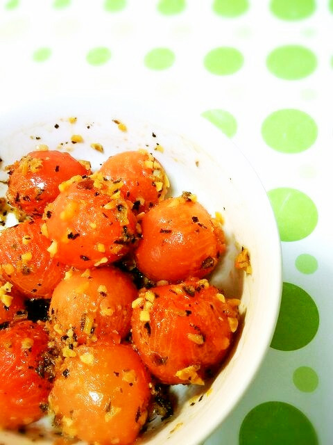 フルーツトマトの食べるオリーブオイル漬けの画像