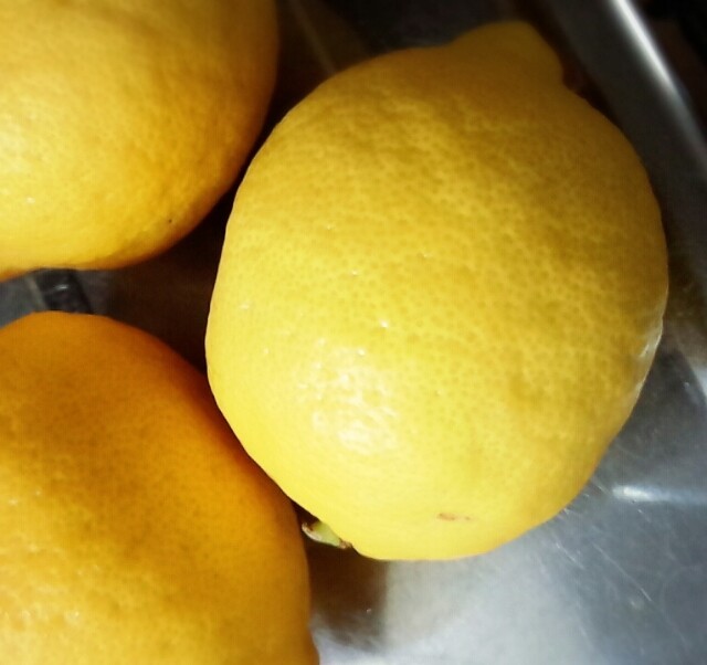 レモンの農薬除去の画像