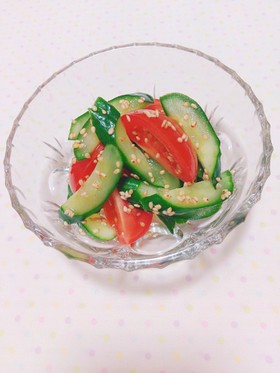 〖胡瓜とトマトの胡麻酢和え〗