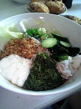 スタミナ満点☆ネバネバ麺